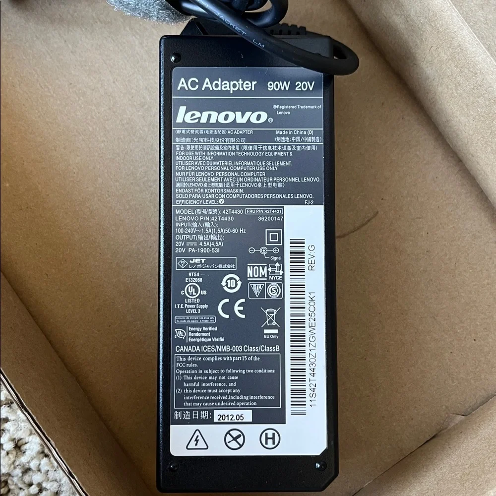 NEW Genuine Lenovo THINKPAD 90W AC Adapter P/N 40Y7659